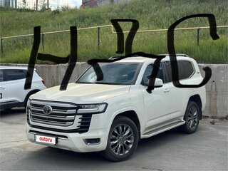 2021 Toyota Land Cruiser 300 Series, белый, 10500000 рублей, вид 3