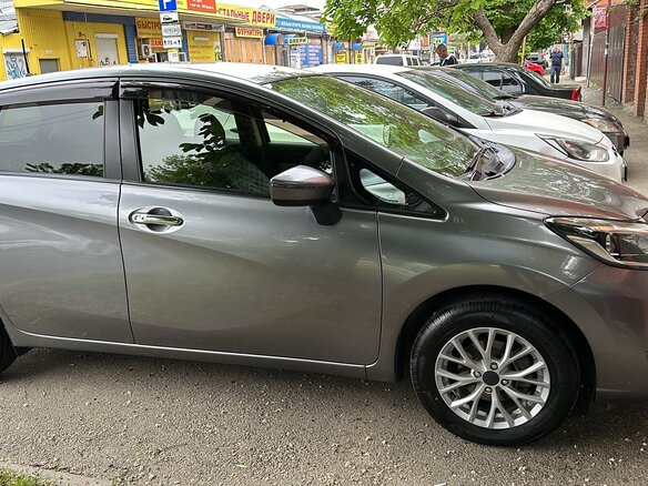 2019 Nissan Note II Рестайлинг, серый, 1180000 рублей - вид 2