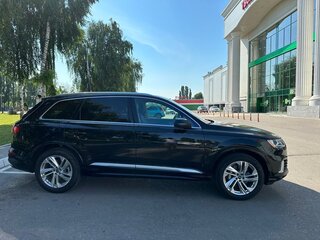 2022 Audi Q7 55 TFSI e II (4M) Рестайлинг, чёрный, 9900000 рублей, вид 2