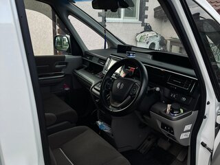 2018 Honda Stepwgn V Рестайлинг, белый, 2300000 рублей, вид 5