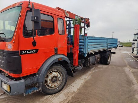 1994 Mercedes-Benz 1820, красный, 3500000 рублей, вид 3