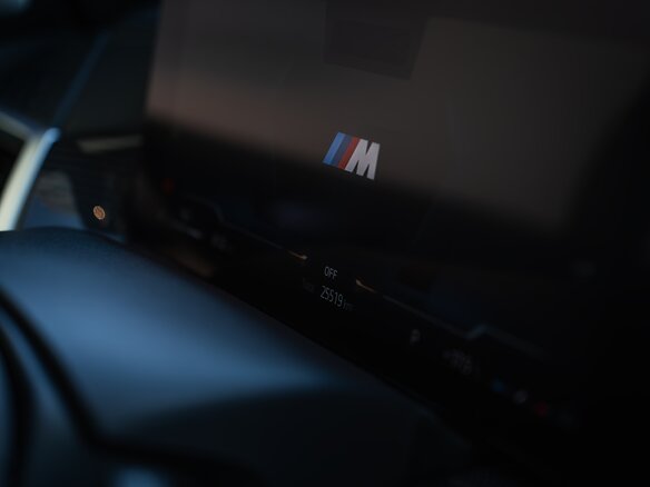2022 BMW X7 M60i I (G07) Рестайлинг, серый, 17850000 рублей - вид 16
