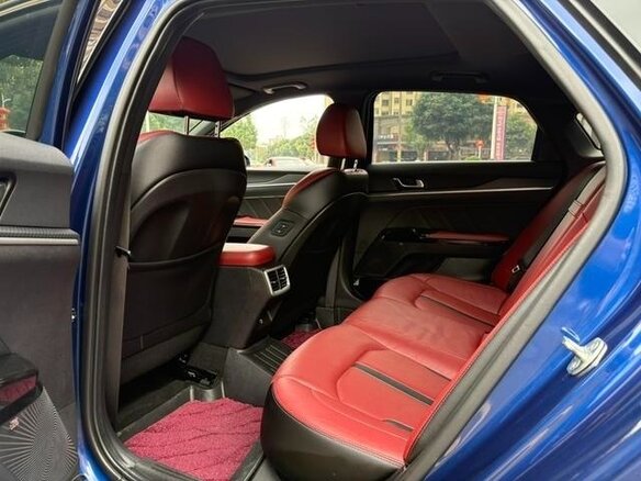 2022 Kia K5 III, синий, 2300000 рублей - вид 8