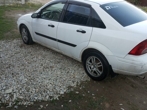 2002 Ford Focus I (North America), белый, 310000 рублей - вид 2
