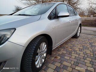2012 Opel Astra J Рестайлинг, серебристый, 930000 рублей, вид 5