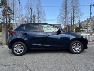 2022 Mazda 2 III (DJ) Рестайлинг, синий, 670999 рублей, вид 4