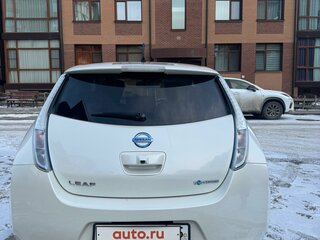 2014 Nissan Leaf (EM57) I (ZE0/AZE0), белый, 600000 рублей, вид 5
