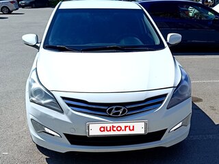2015 Hyundai Solaris I Рестайлинг, белый, 850000 рублей, вид 1