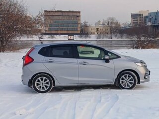 2019 Honda Fit III Рестайлинг, серый, 1450000 рублей, вид 2