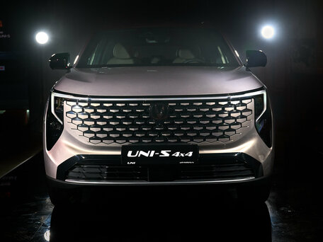 2025 Changan UNI-S I, серебристый, 3179900 рублей, вид 2