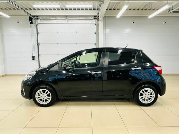 2019 Toyota Vitz III (XP130) Рестайлинг, чёрный, 1199000 рублей - вид 3