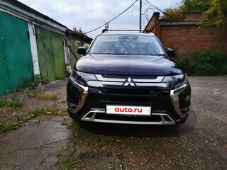 2019 Mitsubishi Outlander PHEV III Рестайлинг 3, чёрный, 3200000 рублей, вид 1