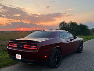 2018 Dodge Challenger III Рестайлинг 2, пурпурный, 2600000 рублей, вид 2