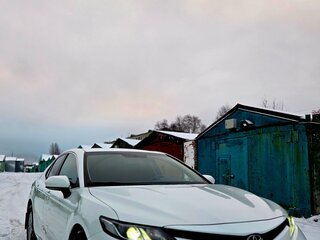 2019 Toyota Camry VIII (XV70), белый, 2700000 рублей, вид 4