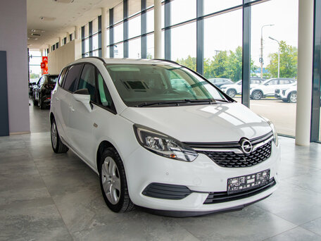 Opel Zafira C Рестайлинг