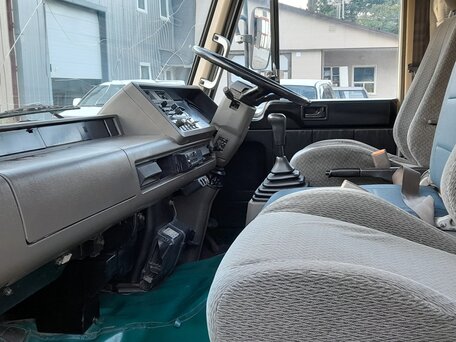 1989 Nissan Diesel, жёлтый, 1650000 рублей, вид 2