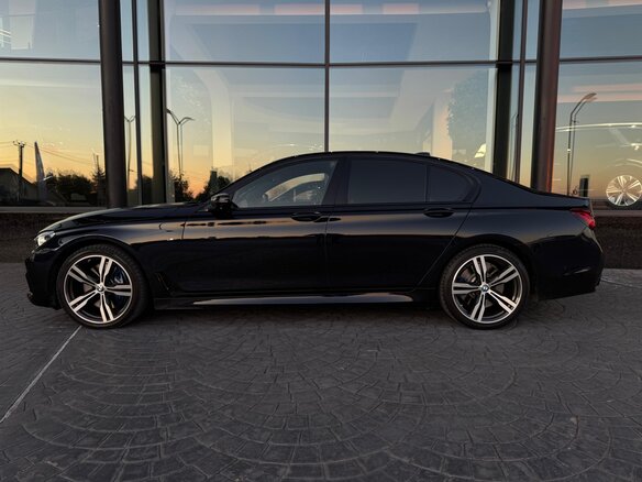 2017 BMW 7 серии 750i xDrive VI (G11/G12), чёрный, 2699999 рублей - вид 8
