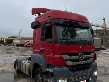 2011 Mercedes-Benz Axor, красный, 1800000 рублей, вид 1