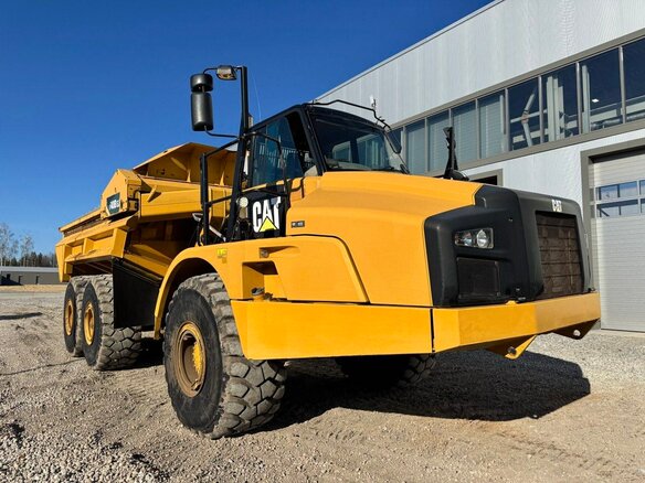 2013 Caterpillar 740, золотистый, 21575000 рублей