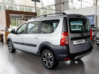2026 Lada (ВАЗ) Largus Cross I Рестайлинг, серебристый, 2017000 рублей, вид 4