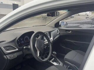 2017 Hyundai Solaris II, белый, 1150000 рублей, вид 2