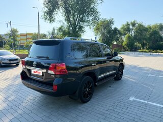 2015 Toyota Land Cruiser 200 Series Рестайлинг 1, чёрный, 4499999 рублей, вид 4