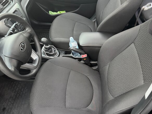2012 Kia Rio 5-speed III, чёрный, 1050000 рублей - вид 9