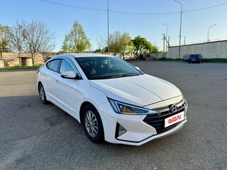 2019 Hyundai Avante VI Рестайлинг, белый, 1450000 рублей, вид 3