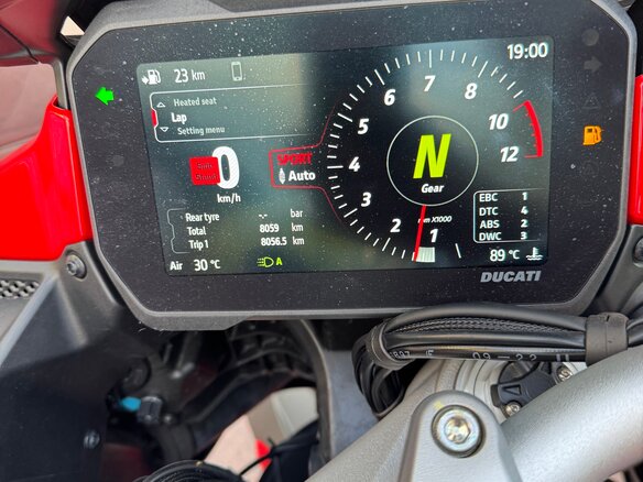 2023 Ducati Multistrada V4, красный, 2300000 рублей - вид 12