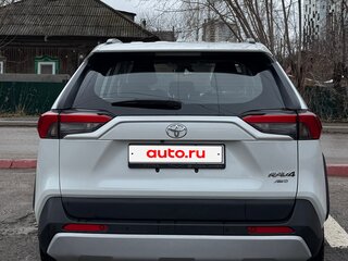 2023 Toyota RAV4 V (XA50), белый, 3995000 рублей, вид 2