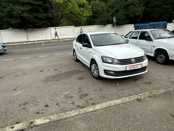 2019 Volkswagen Polo V Рестайлинг, белый, 1200000 рублей - вид 1