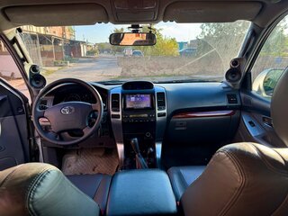 2004 Toyota Land Cruiser Prado 5-speed 120 Series, серебристый, 1950000 рублей, вид 4
