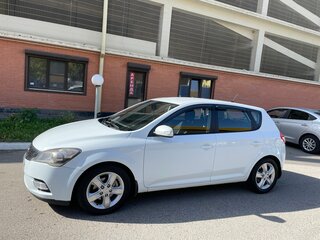 2011 Kia Ceed I Рестайлинг, белый, 925000 рублей, вид 2