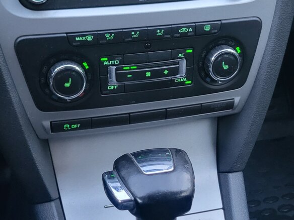 2013 Skoda Octavia II (A5) Рестайлинг, белый, 1190000 рублей - вид 11
