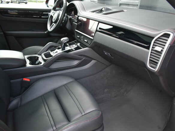 2021 Porsche Cayenne Coupé III, красный, 9100000 рублей - вид 13