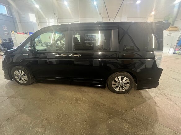 2014 Honda Stepwgn IV Рестайлинг, чёрный, 1650000 рублей - вид 9
