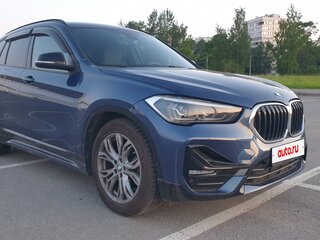 2021 BMW X1 18d xDrive II (F48) Рестайлинг, синий, 3100000 рублей, вид 3