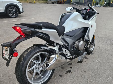 2010 Honda VFR 1200, белый, 650000 рублей, вид 5