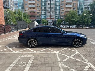 2020 BMW 5 серии 530i xDrive VII (G30/G31/G38), синий, 4240000 рублей, вид 3