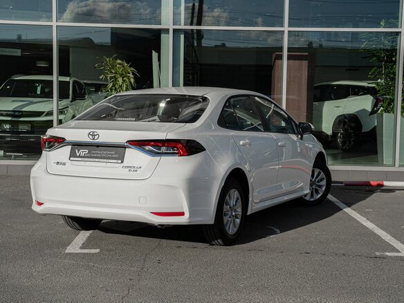 2025 Toyota Corolla XII (E210), белый, 2450000 рублей - вид 6