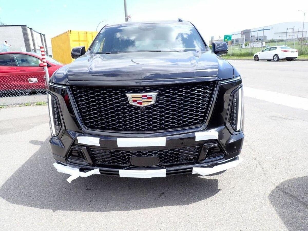 Открыть фотографии: Cadillac Escalade-V I Рестайлинг