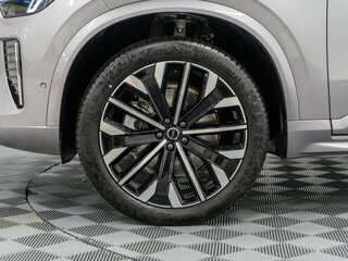 2025 Volvo XC90 B5 II Рестайлинг 2, серебристый, 10347000 рублей, вид 3