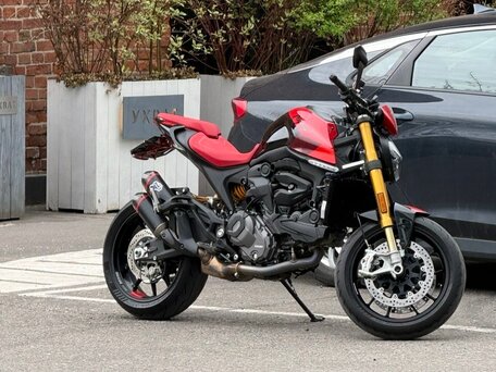 2024 Ducati Monster 937, красный, 1275000 рублей, вид 1