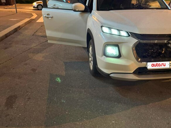 2023 Suzuki Grand Vitara III, белый, 2850000 рублей - вид 2