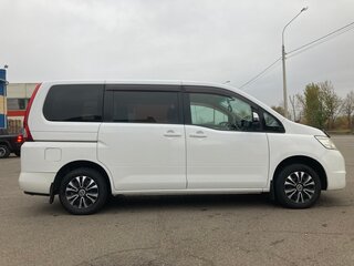 2008 Nissan Serena III (C25), белый, 1190000 рублей, вид 2