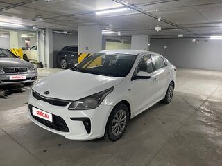 2019 Kia Rio IV, белый, 850000 рублей, вид 2
