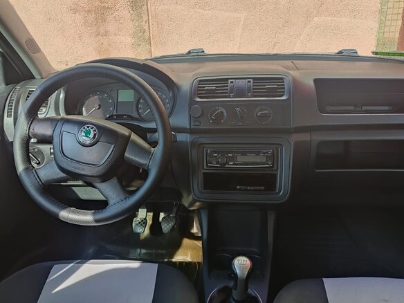 2012 Skoda Fabia II Рестайлинг, белый, 475000 рублей - вид 5