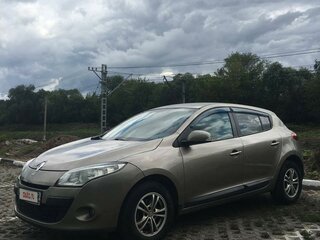 2012 Renault Megane III Рестайлинг, серебристый, 850000 рублей, вид 2
