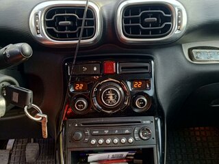 2011 Citroen C3 Picasso I, белый, 700000 рублей, вид 2
