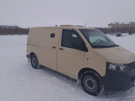 2013 Volkswagen Transporter, бежевый, 1250000 рублей, вид 3